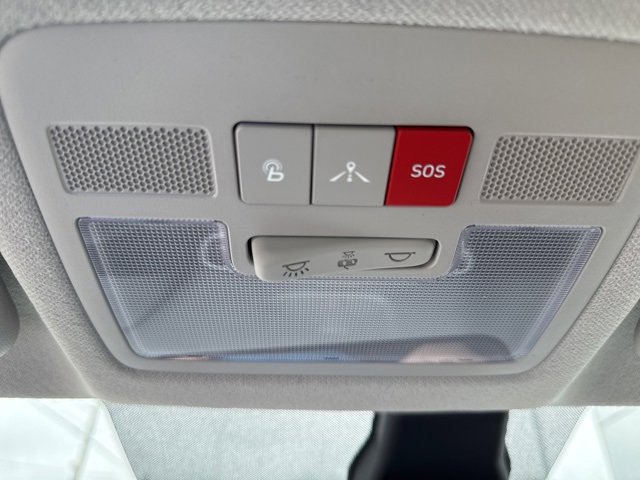 Used 2025 Hyundai Venue Limited image 44