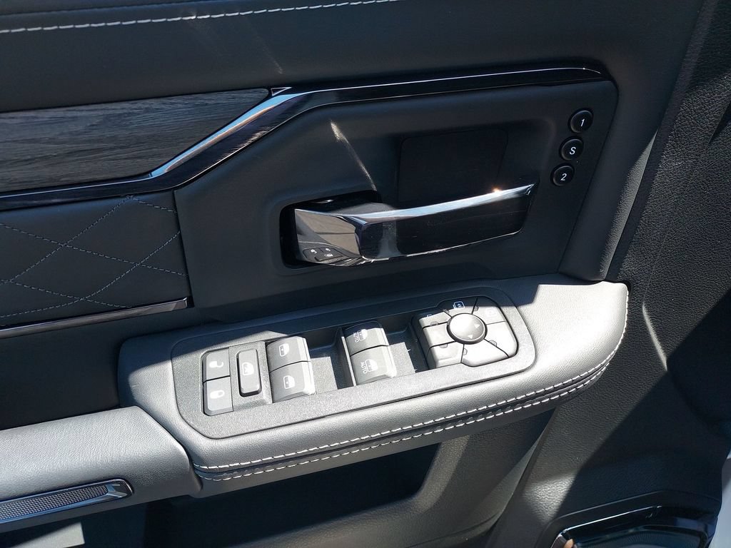 New 2026 RAM 2500 Limited AWD/4WD image 19