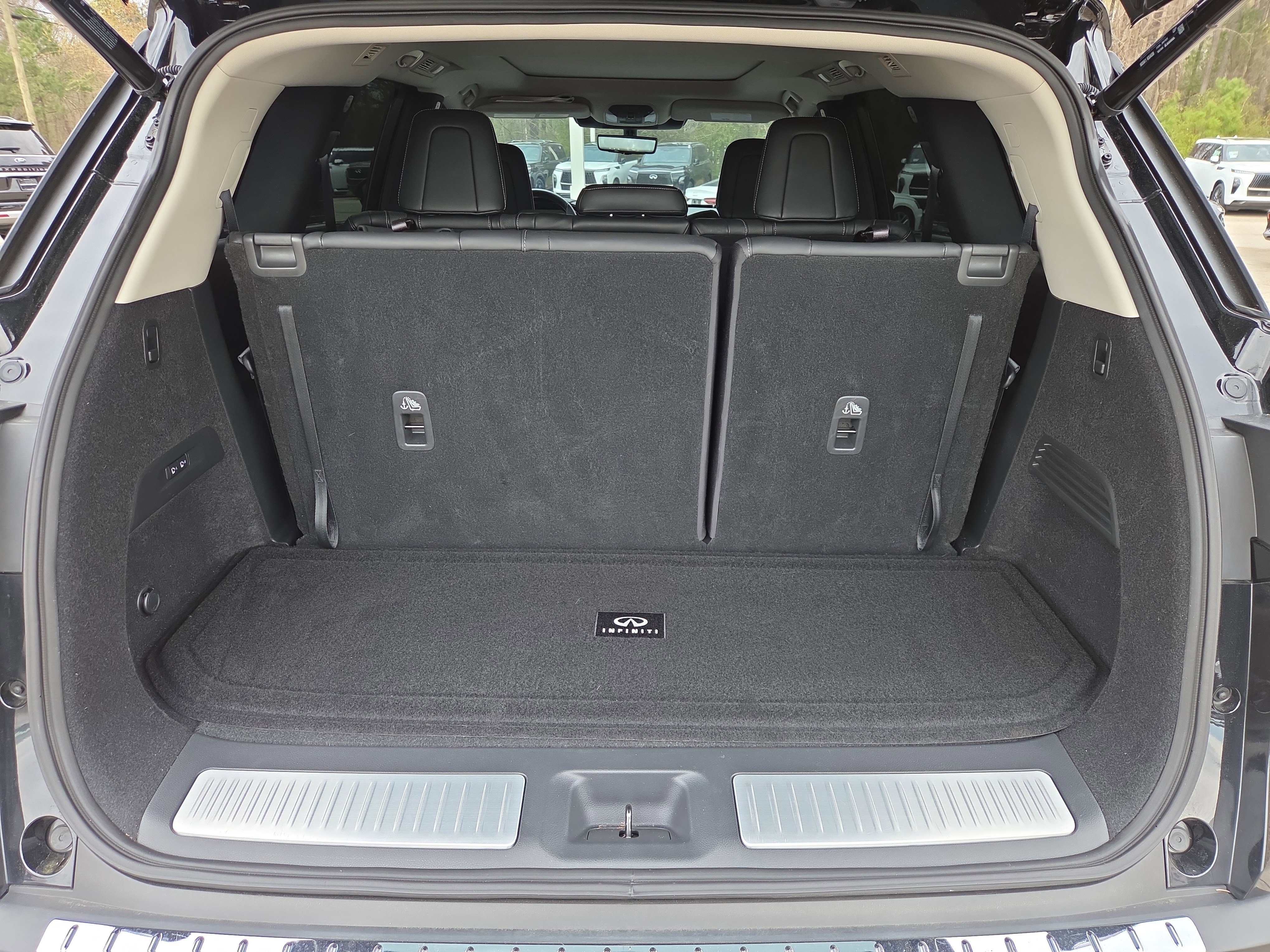 Used 2022 INFINITI QX60 Sensory w/ Vision Package image 10