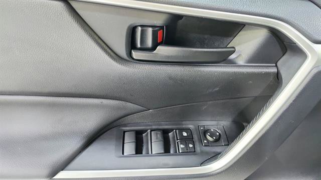 Used 2025 Toyota RAV4 LE FWD image 16