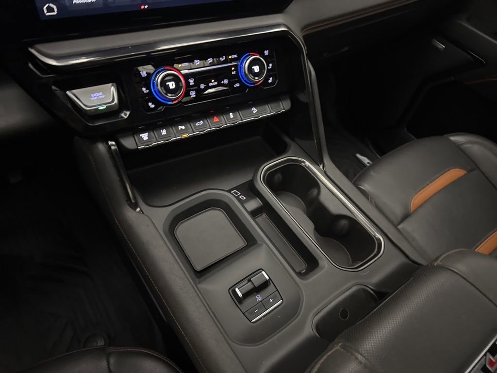 Used 2024 GMC Sierra 2500 AT4 w/ AT4 Preferred Package AWD/4WD image 18