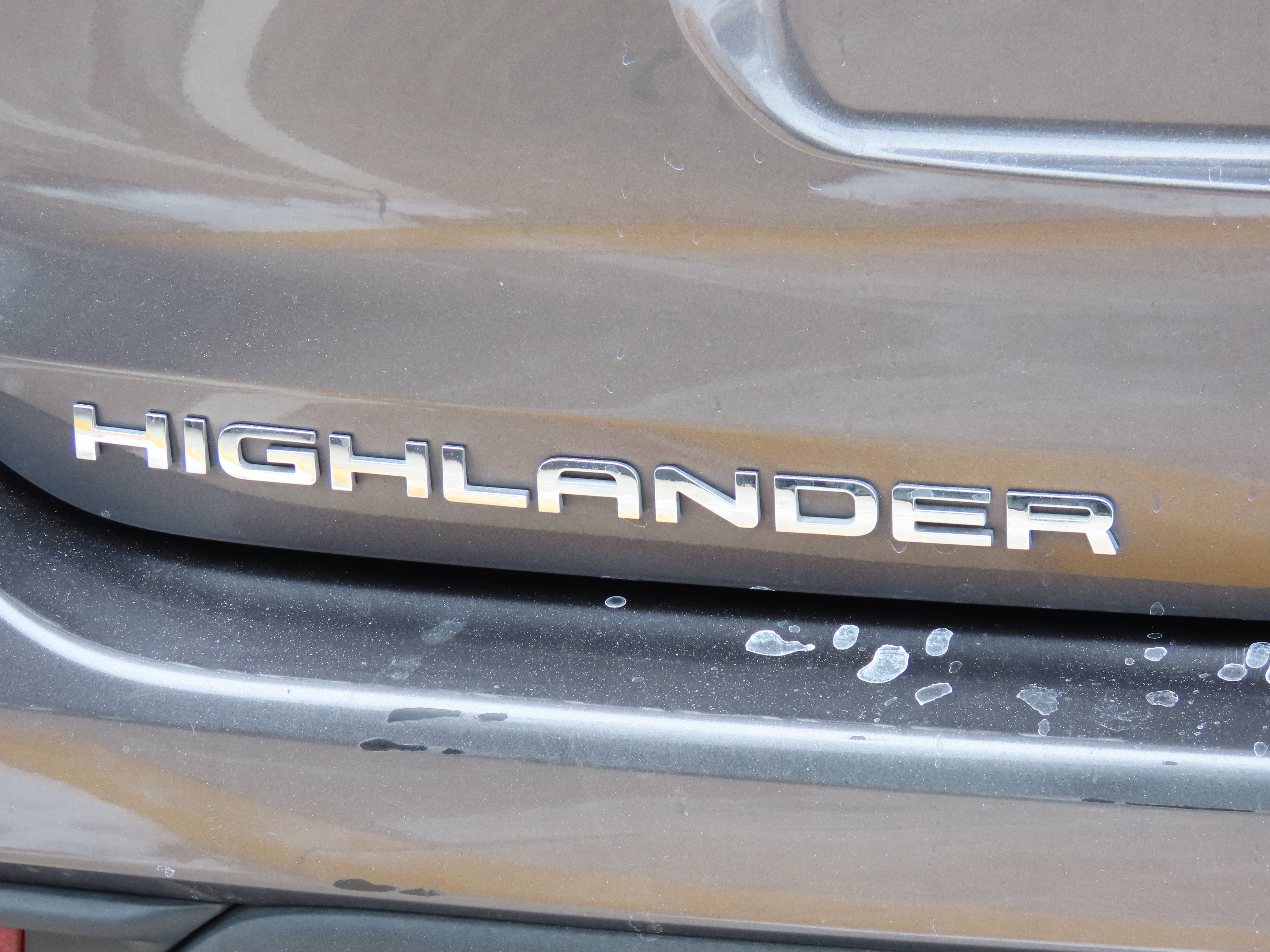 Used 2024 Toyota Highlander LE image 19