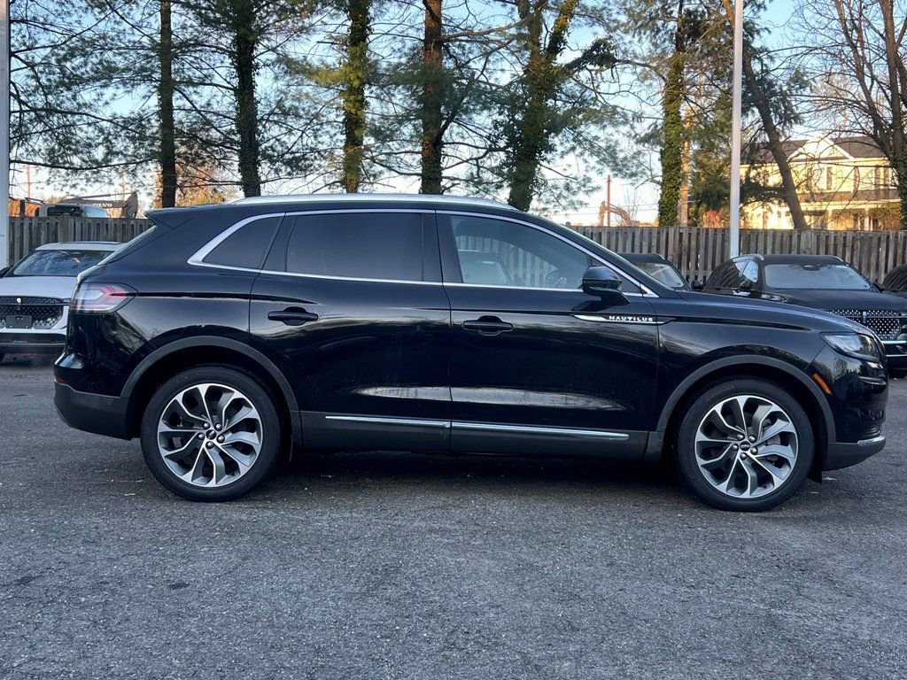 Used 2022 Lincoln Nautilus Reserve image 8