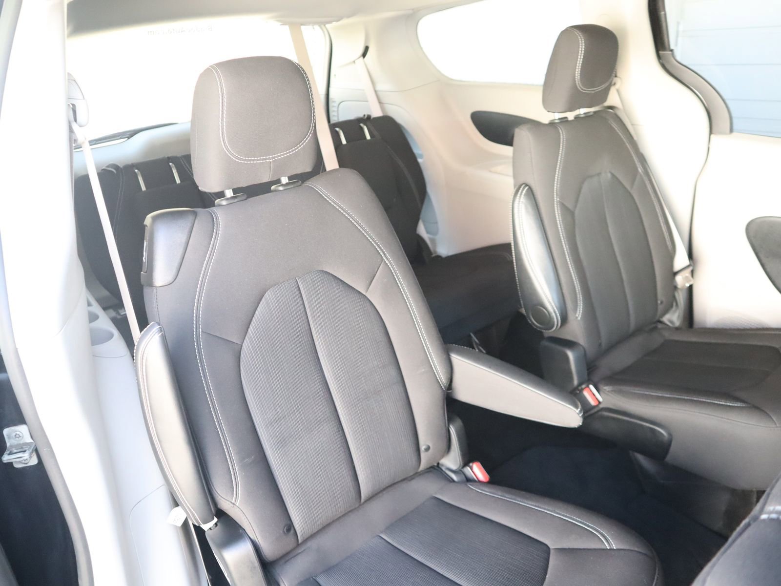 Used 2024 Chrysler Voyager LX image 50