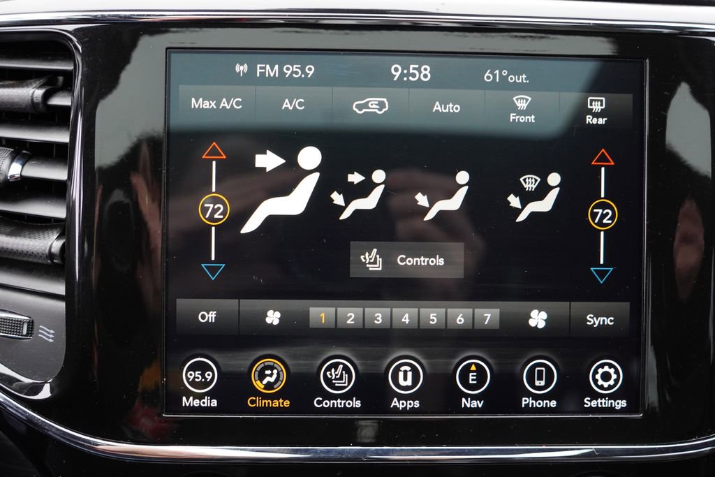 Certified 2022 Jeep Grand Cherokee Laredo X image 27