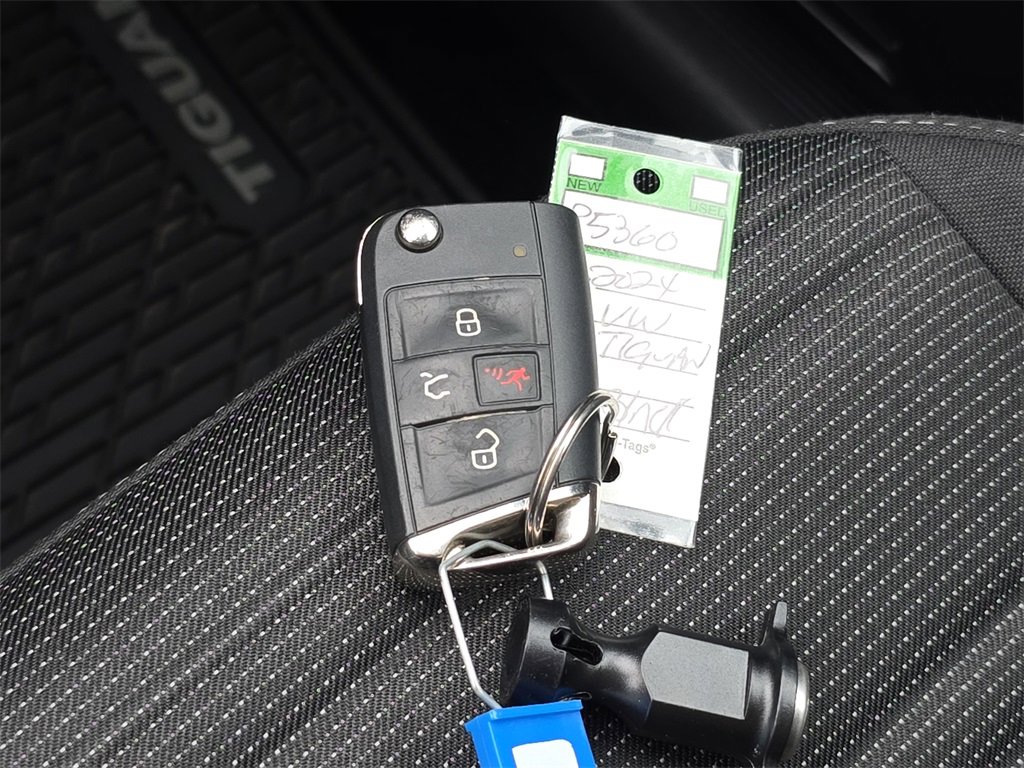 Used 2024 Volkswagen Tiguan S image 35