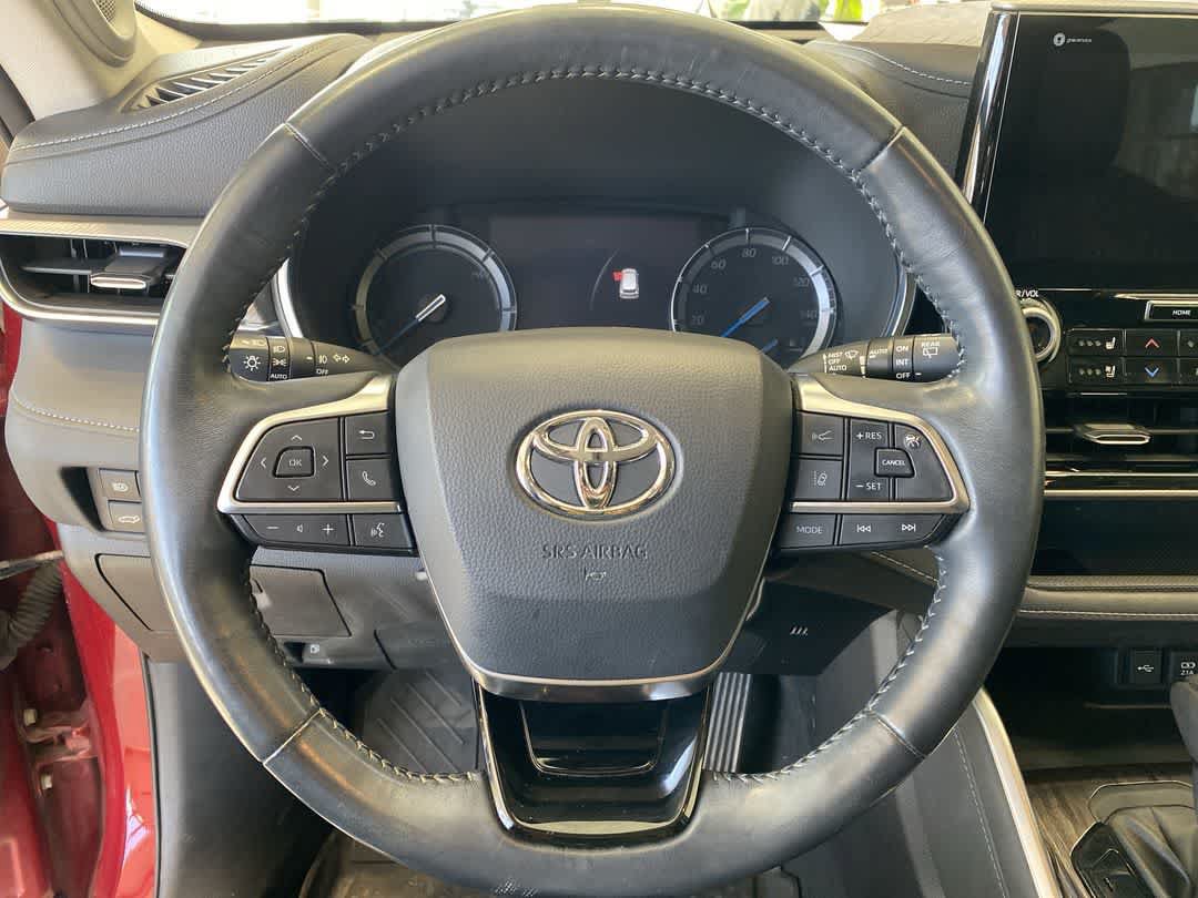 Used 2021 Toyota Highlander Platinum AWD/4WD image 17