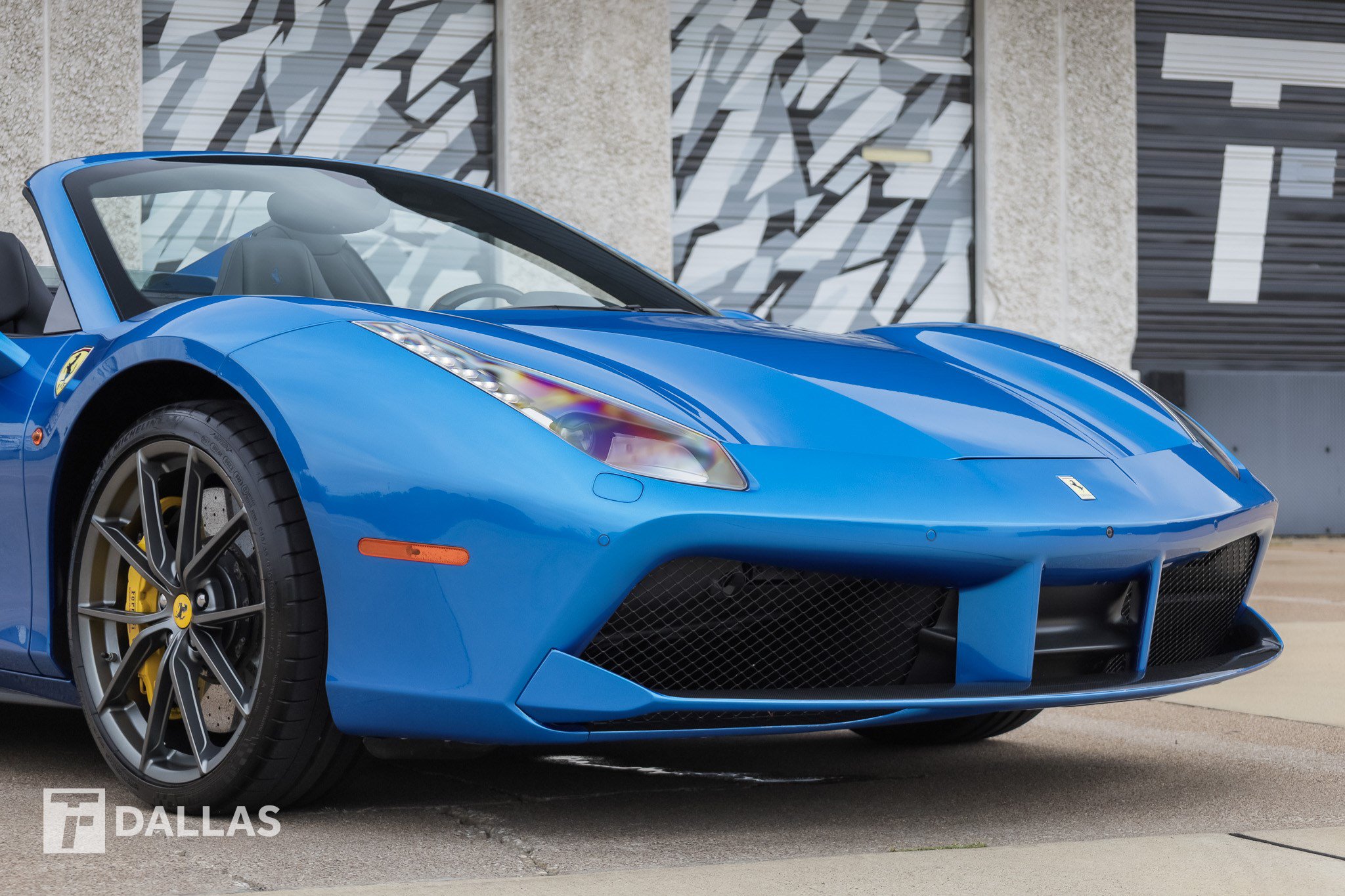 Used 2018 Ferrari 488 Spider RWD image 2