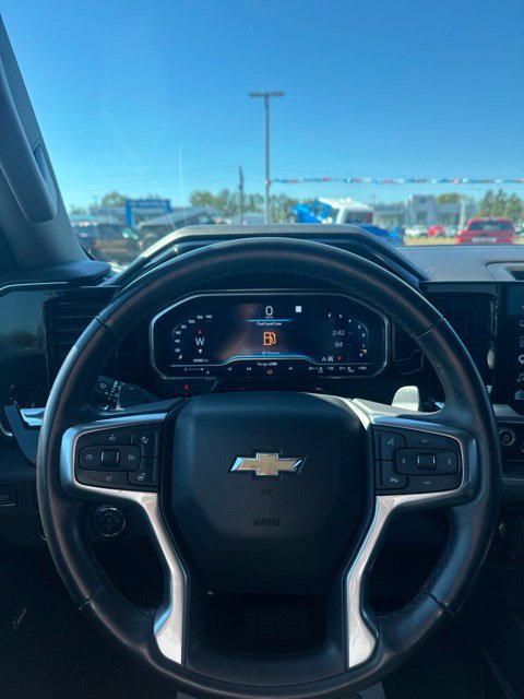Used 2023 Chevrolet Silverado 1500 LTZ w/ LTZ Premium Package AWD/4WD image 17