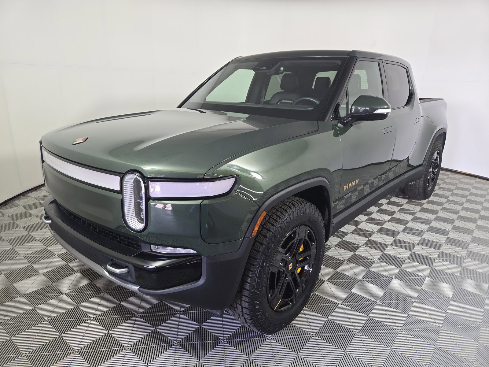 Used 2022 Rivian R1T Launch Edition image 1