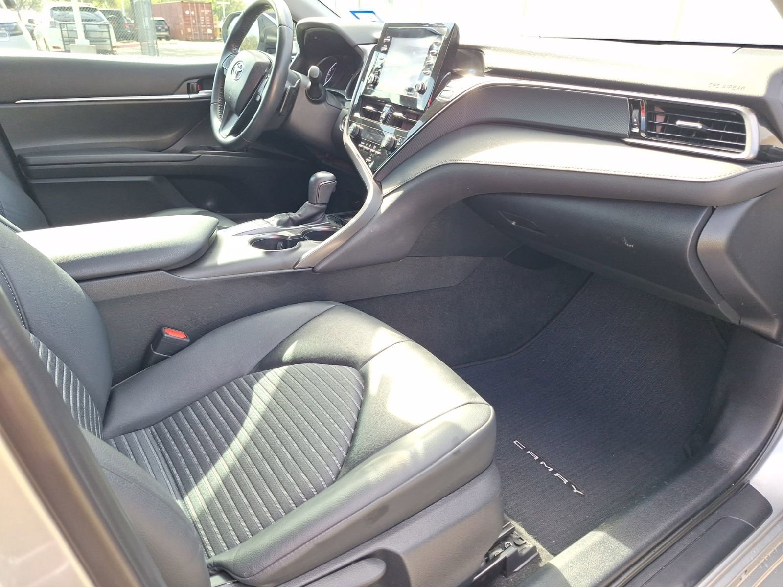 Used 2023 Toyota Camry SE w/ Convenience Package image 32