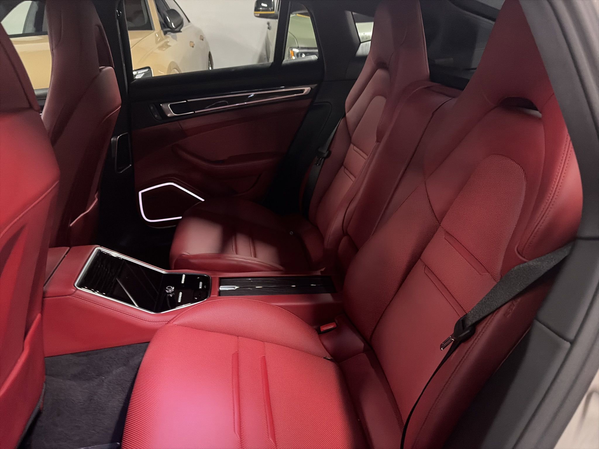 Used 2023 Porsche Panamera Platinum Edition image 9