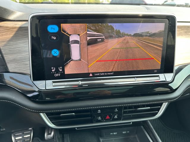 Used 2024 Volkswagen Atlas SEL Premium R-Line image 26