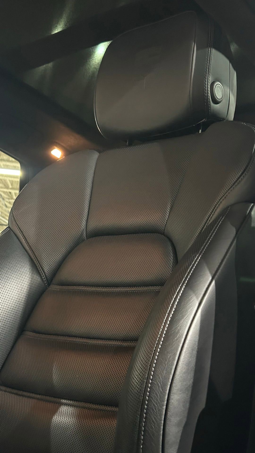 Used 2015 Porsche Macan Turbo AWD/4WD image 36