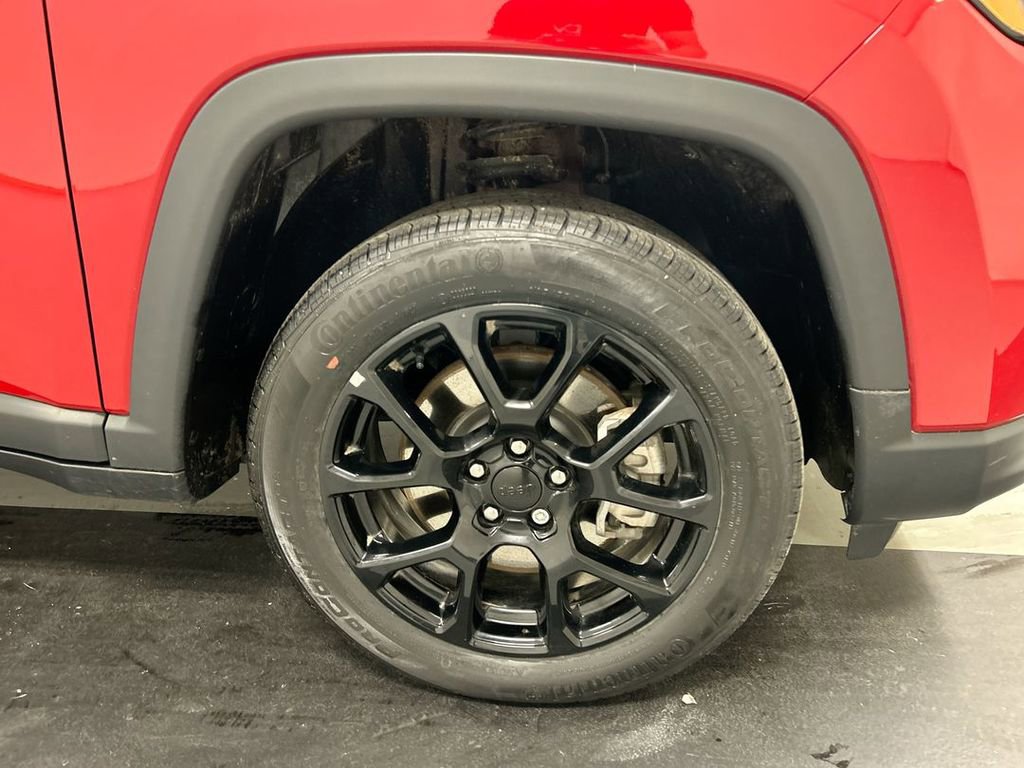 Used 2024 Jeep Compass Latitude w/ Convenience Group image 8