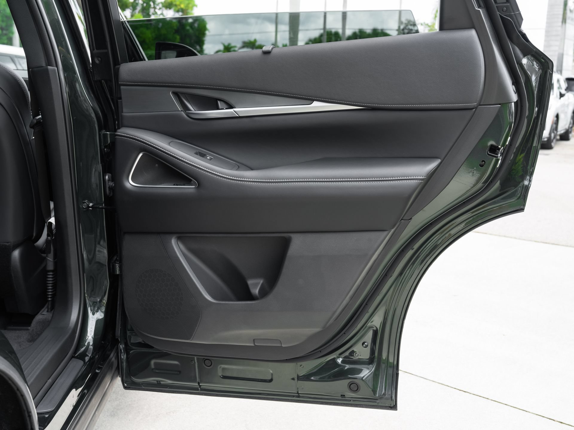 Certified 2026 INFINITI QX60 Luxe w/ Cargo Package FWD image 34