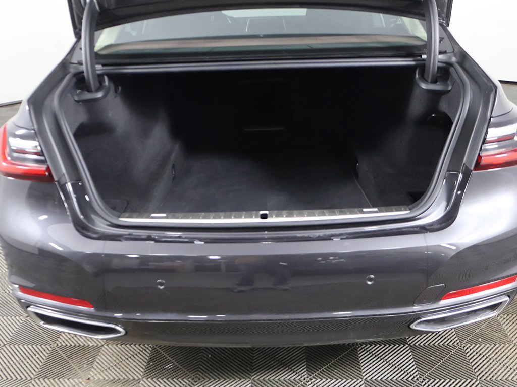 Used 2022 BMW 740i xDrive w/ Premium Package image 24