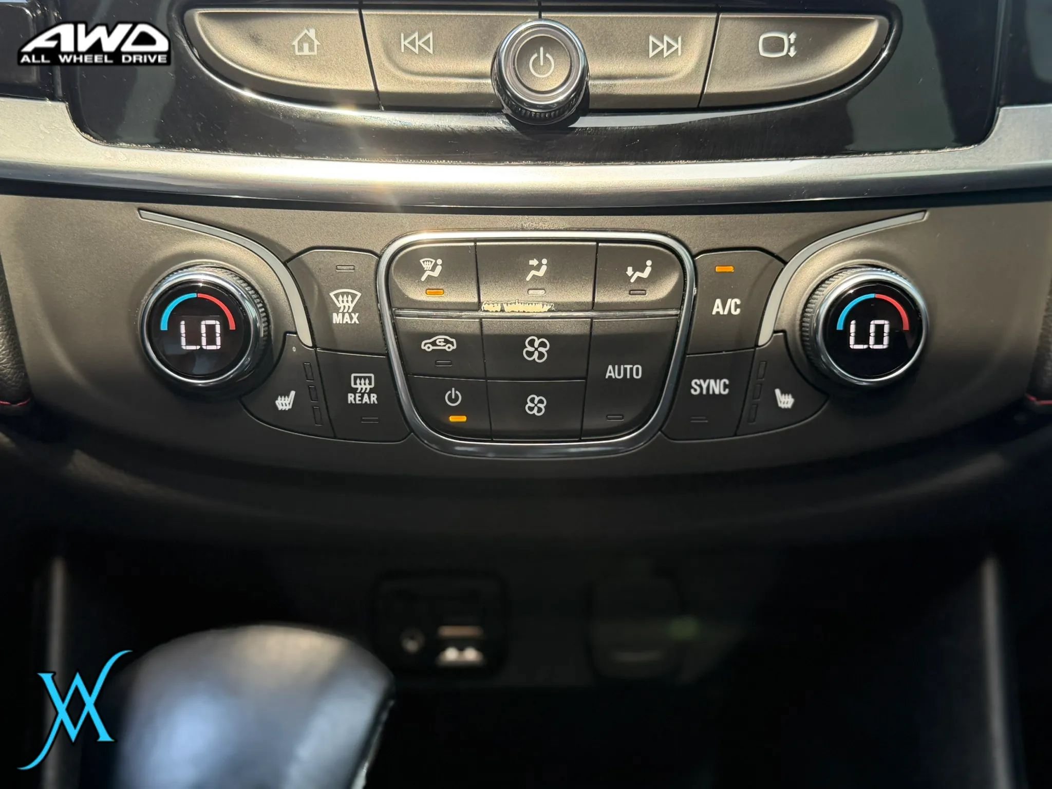 Used 2023 Chevrolet Traverse RS w/ LPO, Floor Liner Package AWD/4WD image 36