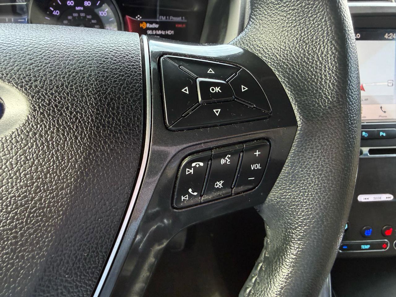 Used 2018 Ford Explorer Limited w/ Equipment Group 301A AWD/4WD image 27