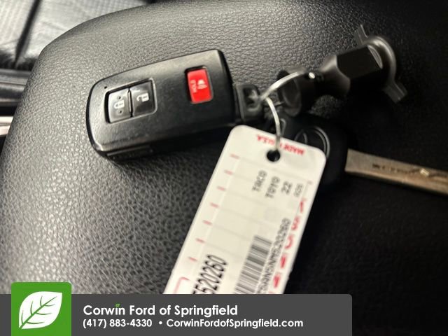 Used 2022 Toyota Tacoma Limited image 32