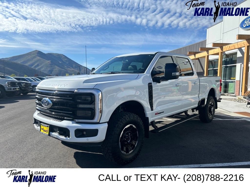 Used 2026 Ford F350 Platinum w/ Tremor Off-Road Package AWD/4WD image 3