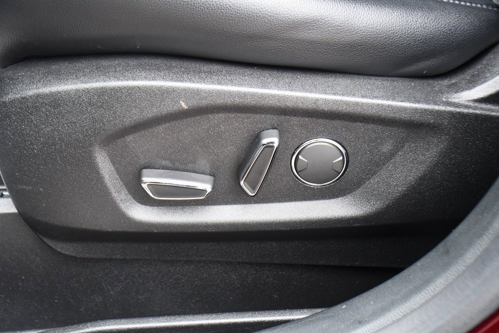 Used 2019 Ford Edge Titanium w/ Cold Weather Package image 14