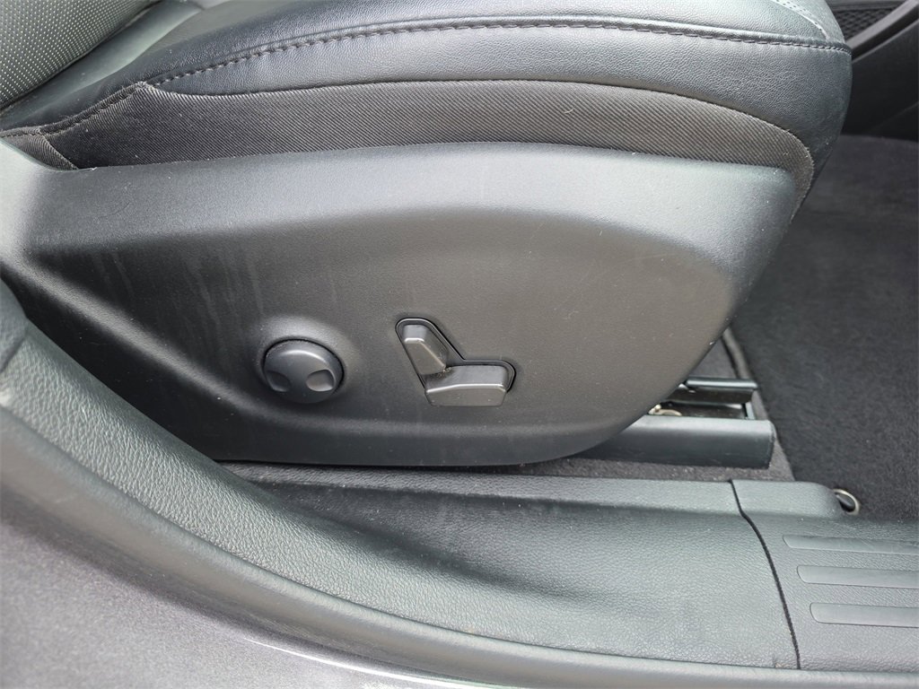 Used 2022 Jeep Cherokee Limited image 38