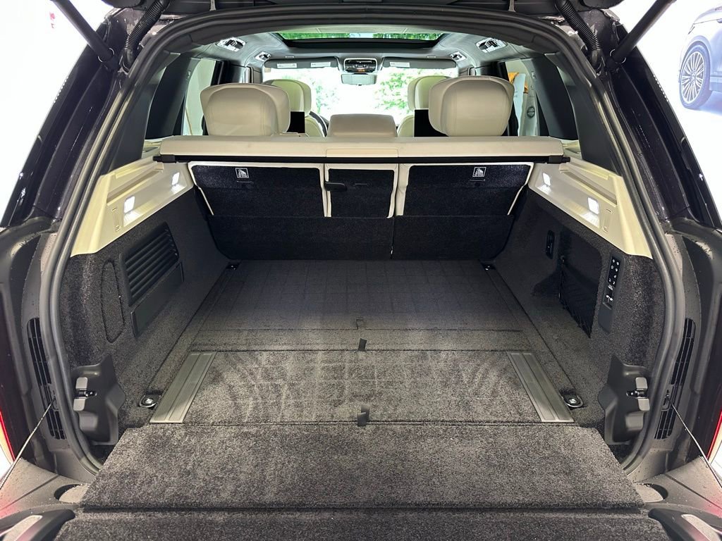 New 2025 Land Rover Range Rover Autobiography AWD/4WD image 14