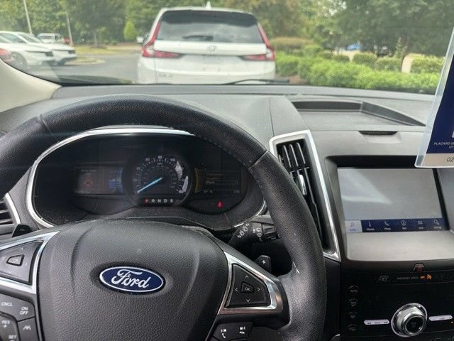 Used 2020 Ford Edge Titanium w/ Equipment Group 301A AWD/4WD image 12