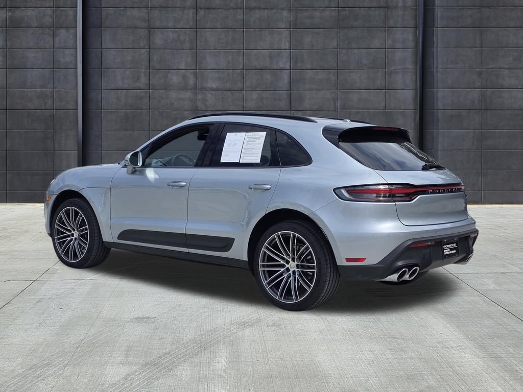 Certified 2026 Porsche Macan AWD/4WD image 3