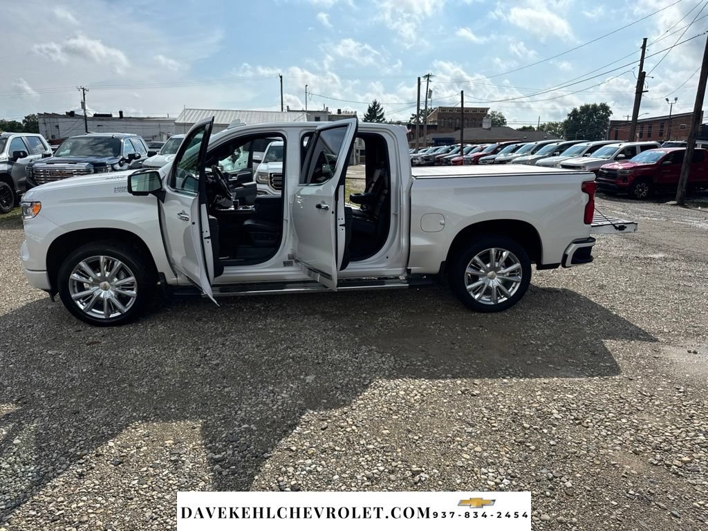 Used 2025 Chevrolet Silverado 1500 High Country w/ High Country Premium Package AWD/4WD image 31