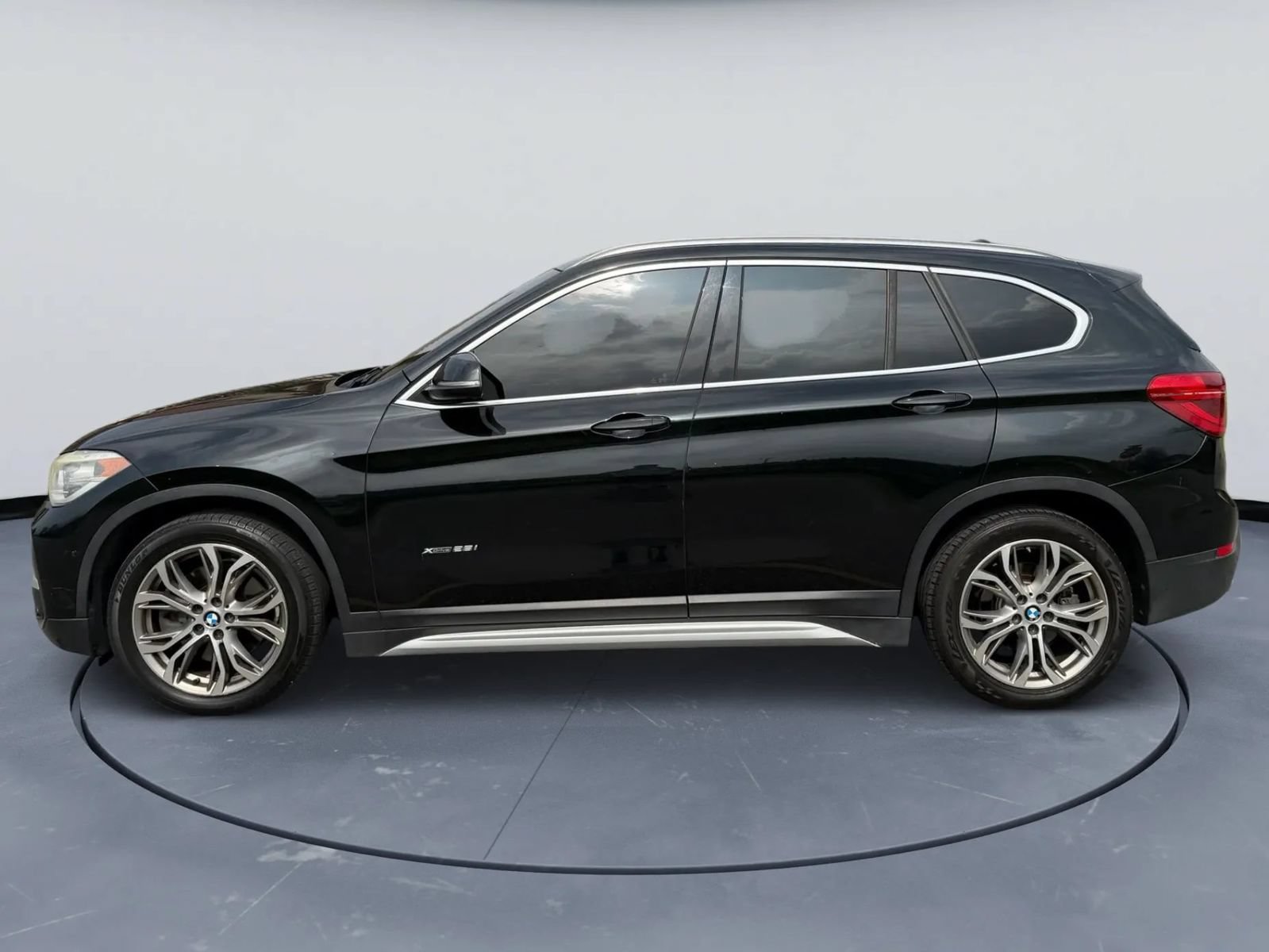 Used 2016 BMW X1 xDrive28i AWD/4WD image 8