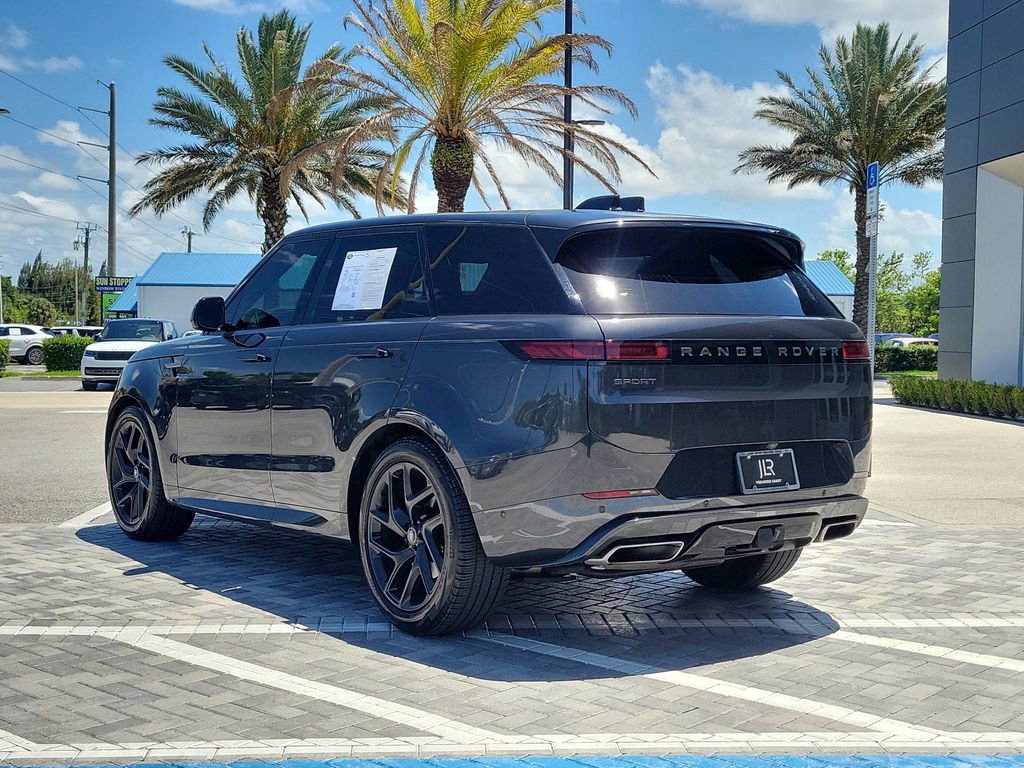 Used 2024 Land Rover Range Rover Sport Dynamic SE AWD/4WD image 3