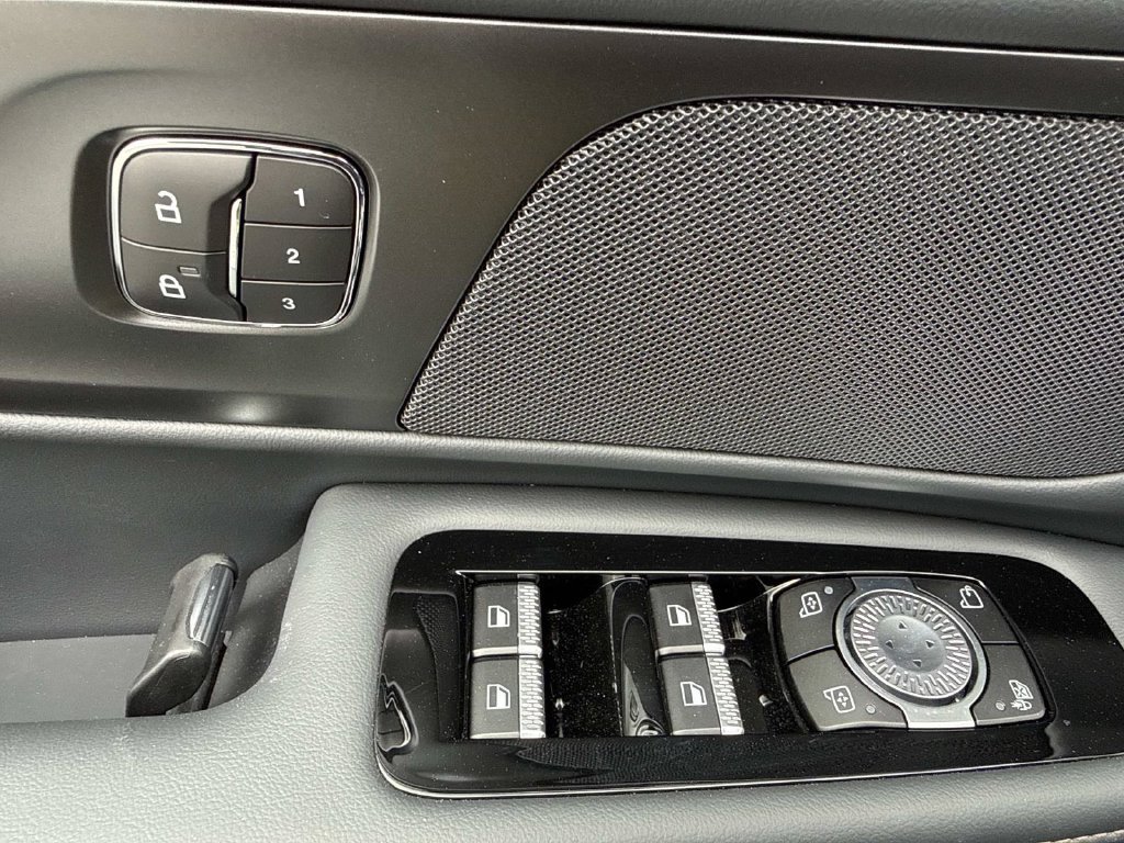 New 2026 Lincoln Nautilus Premier AWD/4WD image 18