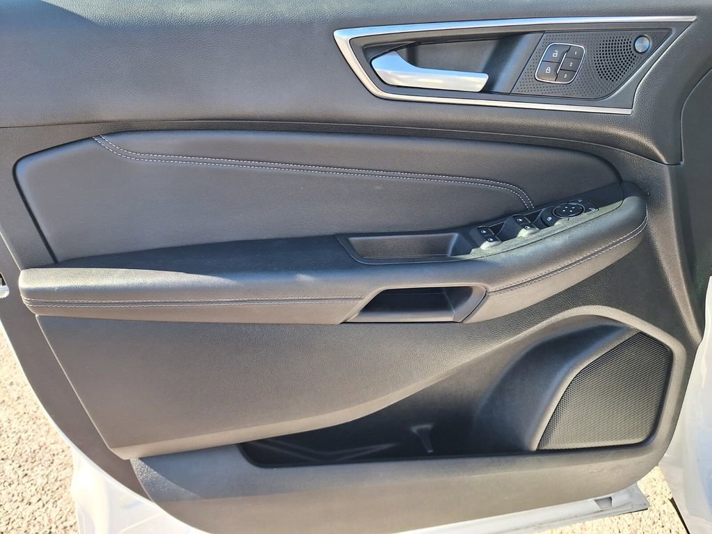 Used 2022 Ford Edge Titanium w/ Class II Trailer Tow Package image 34