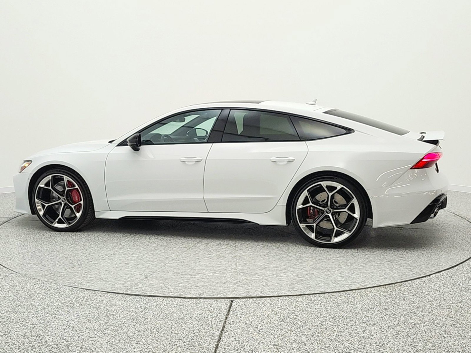 Used 2024 Audi RS 7 Performance AWD/4WD image 8