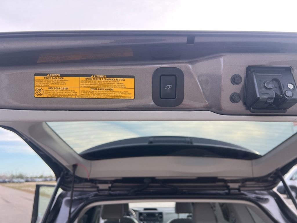 Used 2014 Toyota Sienna XLE image 34