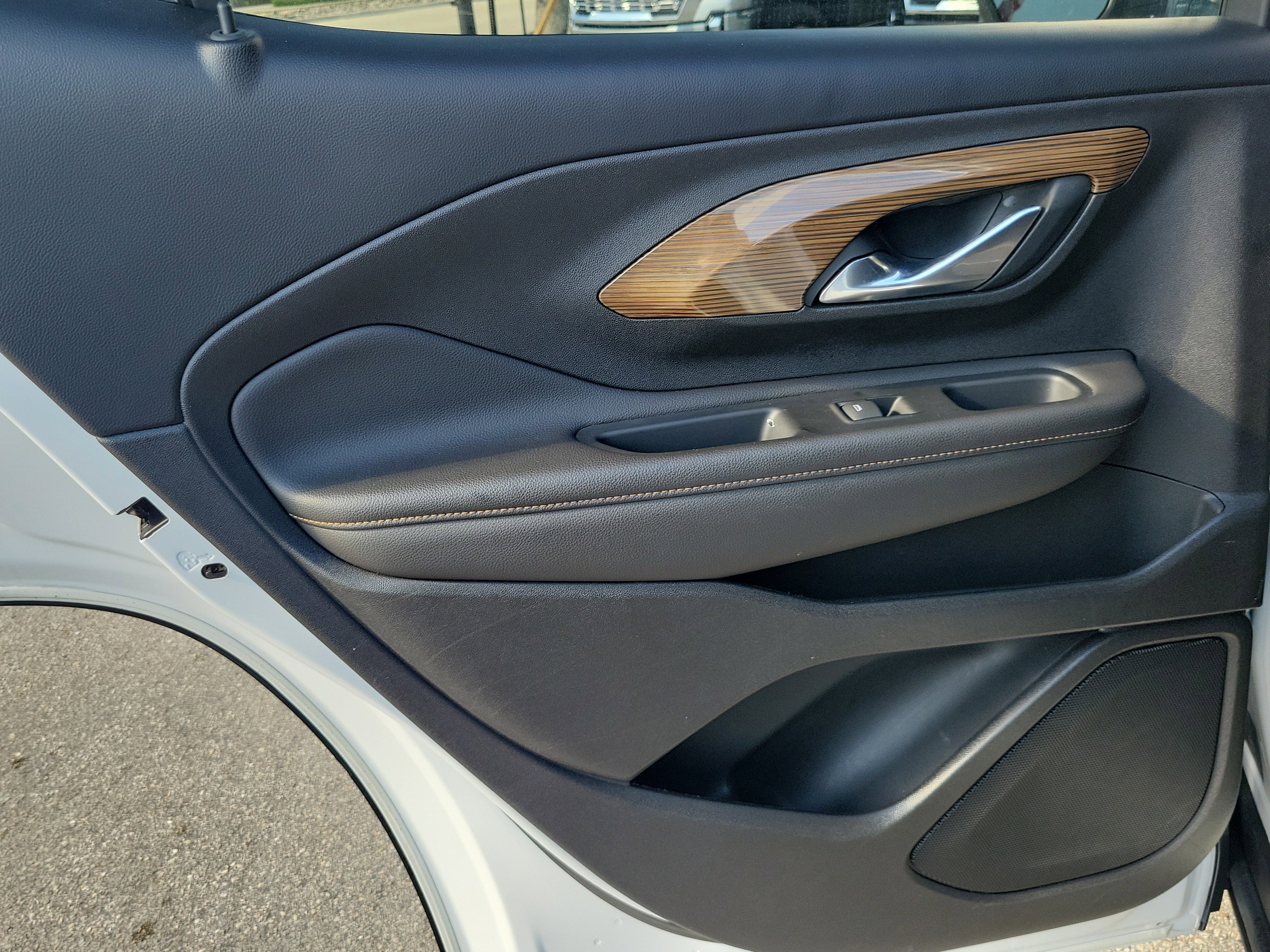 Used 2020 GMC Terrain SLE image 23