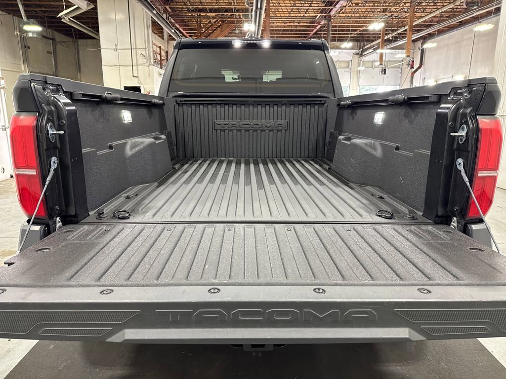 Used 2025 Toyota Tacoma TRD Sport image 7