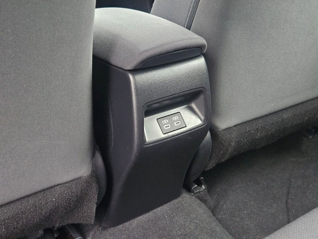 Used 2025 Toyota Corolla LE image 26