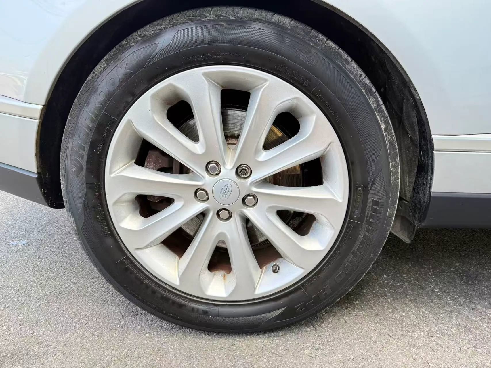 Used 2016 Land Rover Range Rover HSE image 28