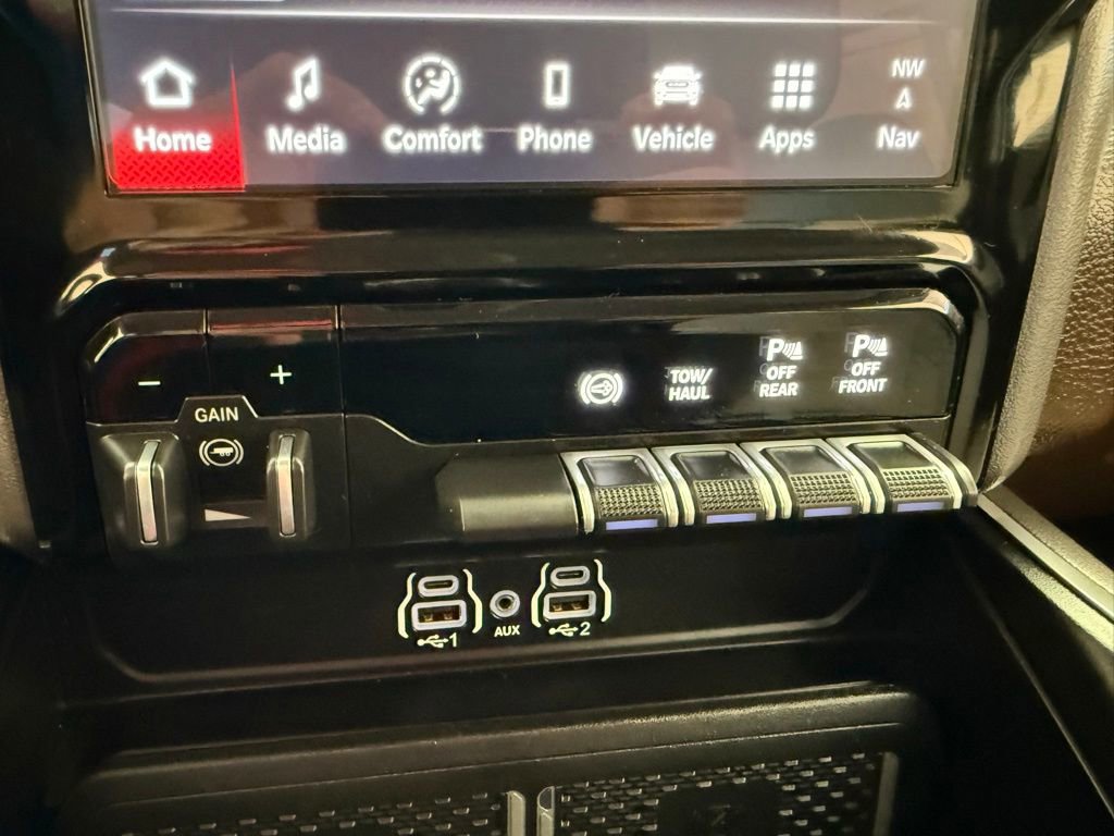 Used 2025 RAM 3500 Laramie AWD/4WD image 42
