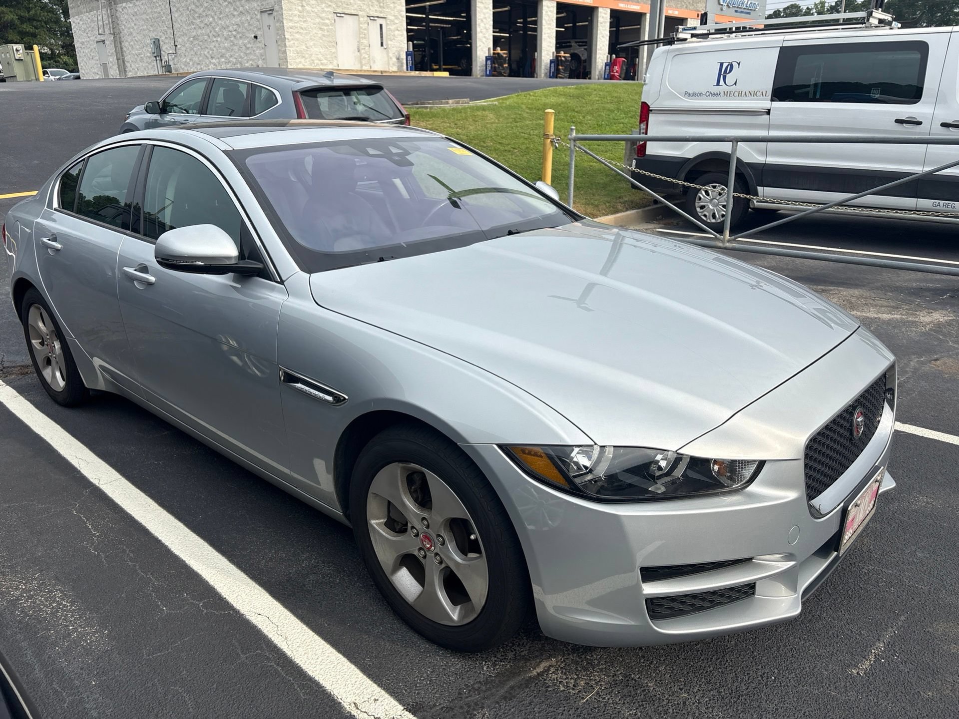 Used 2017 Jaguar XE Premium AWD/4WD image 2