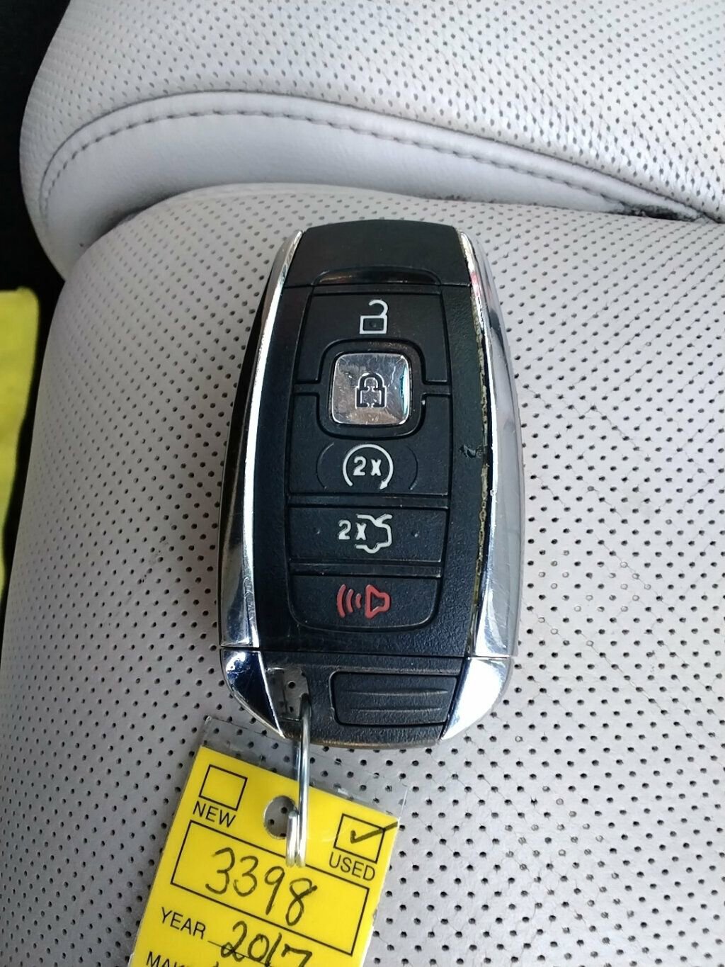 Used 2017 Lincoln Continental Reserve w/ Technology Package image 35