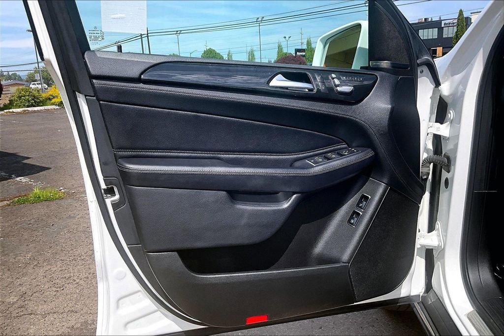 Used 2017 Mercedes-Benz GLE 550e image 22
