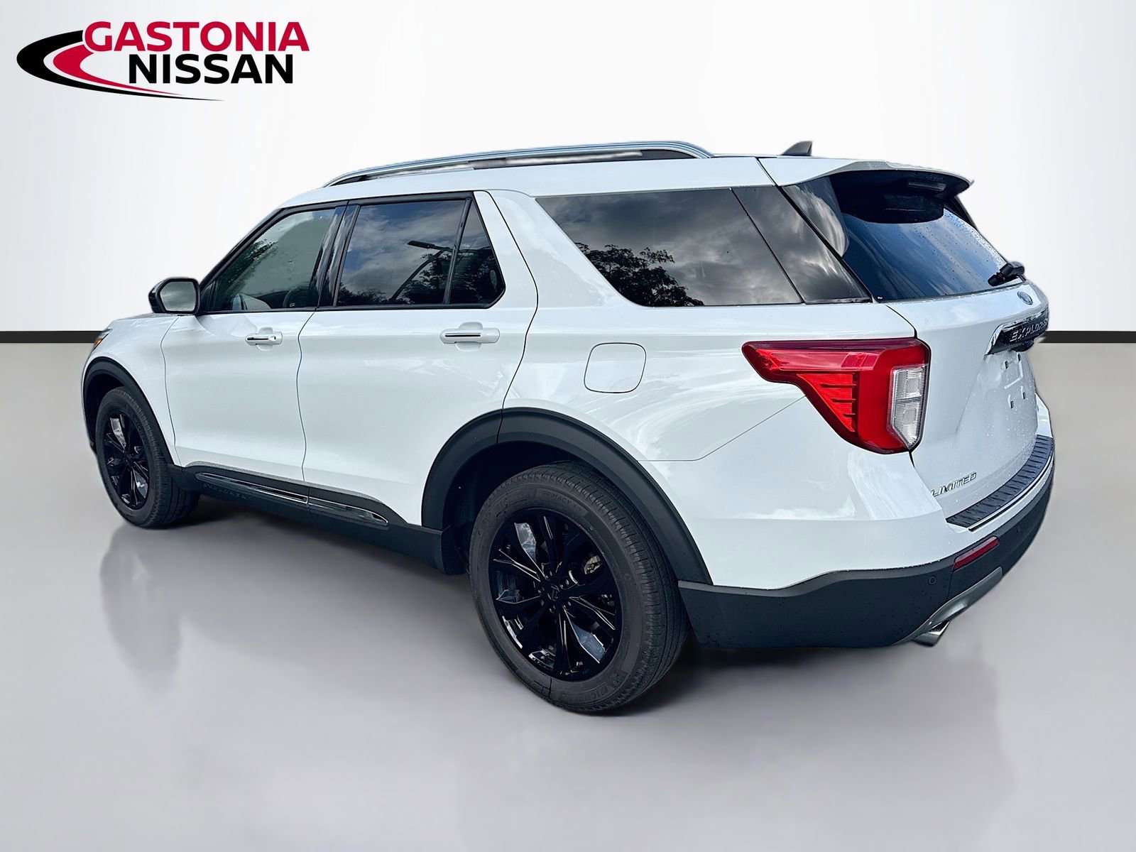 Used 2023 Ford Explorer Limited image 6