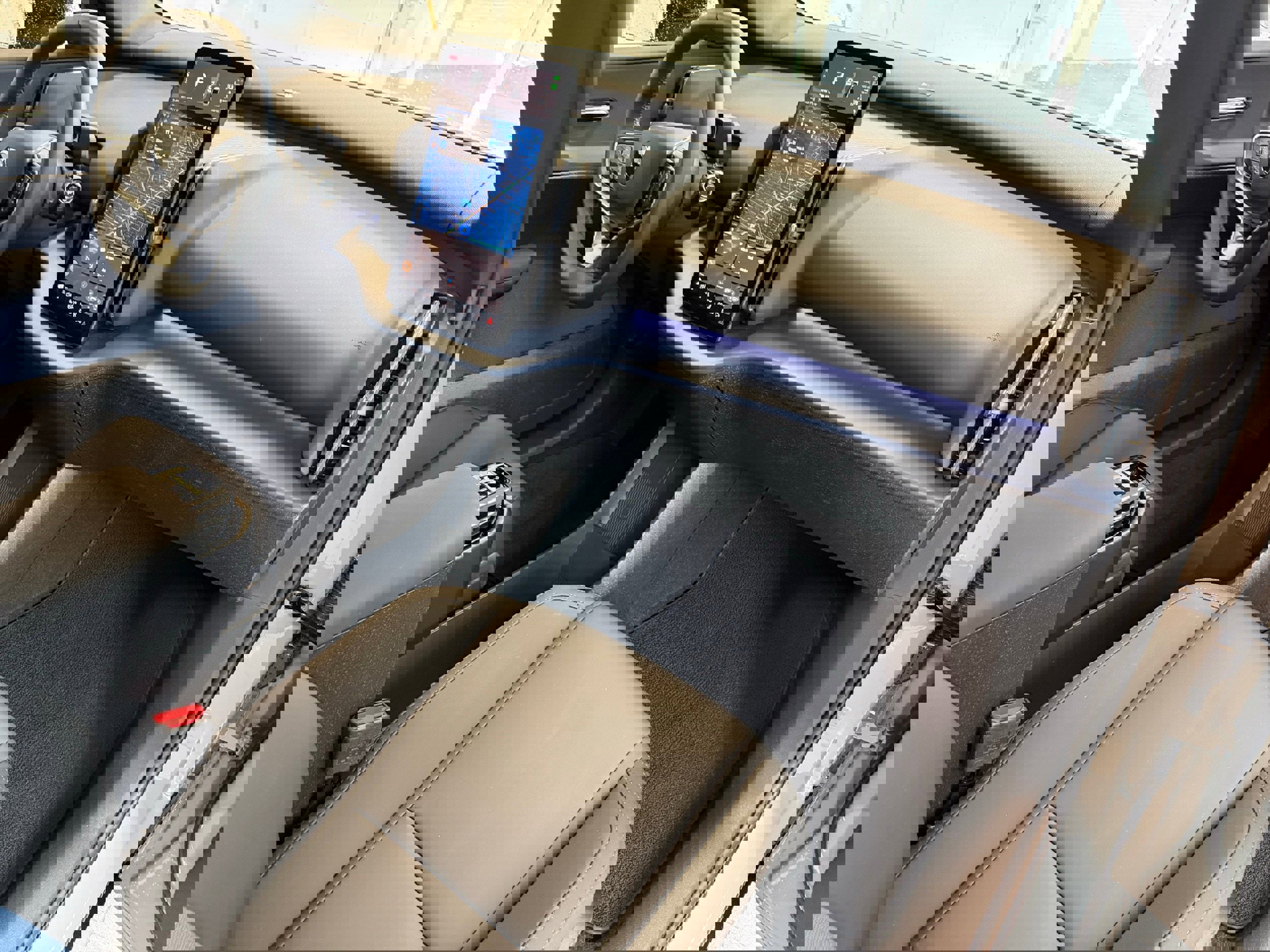 Certified 2025 Volvo EX30 Ultra image 27