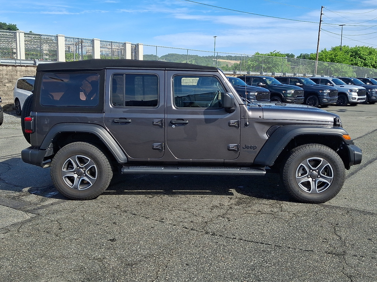 Used 2021 Jeep Wrangler Unlimited Sport AWD/4WD image 7