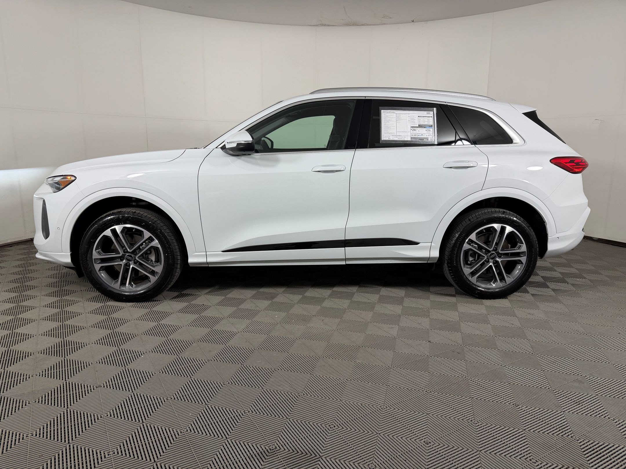 New 2026 Audi Q5 Premium AWD/4WD image 2