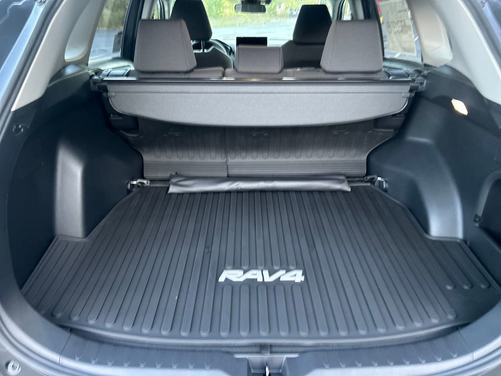 New 2025 Toyota RAV4 XLE image 29